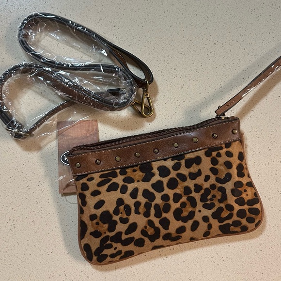 Justin Boots Cheetah Print Crossbody NWT - Picture 2 of 10